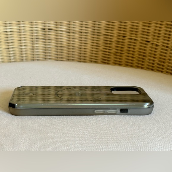 Paris Hilton Lumee Halo Holographic Selfie Cell Case Fits Apple 12 Pro M… - Picture 9 of 15